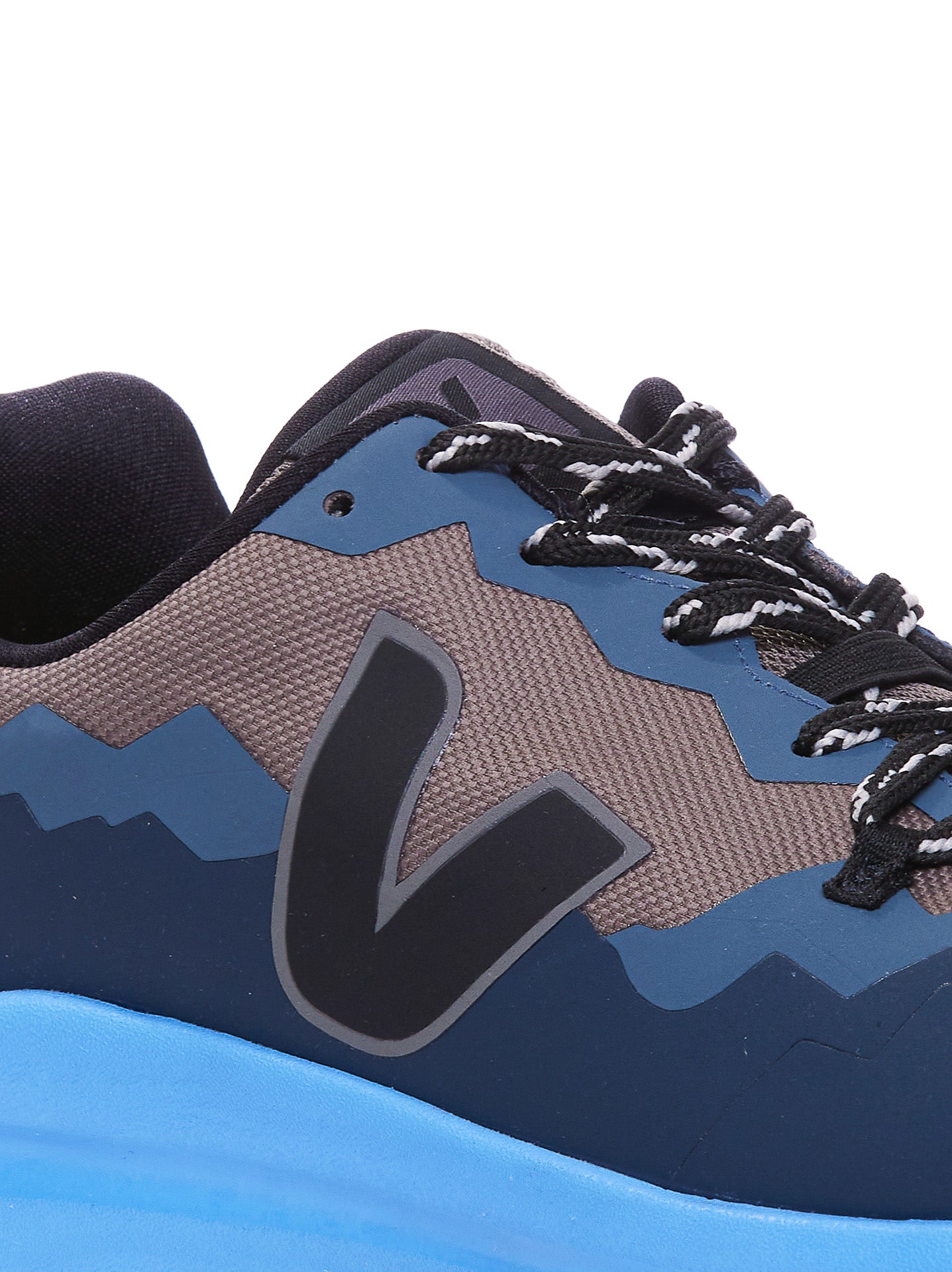 VEJA men's sneakers
